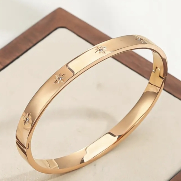 Jewelry - Classic Model Sparkling Spendor 18K ROSE GOLD Plated with Rhinestones Bangle NWT